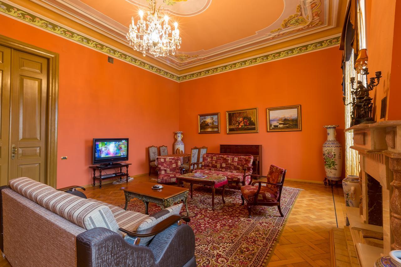 Royal Suite Apartment On Nizami Street Баку Экстерьер фото